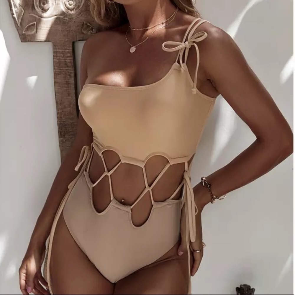 MaLene Mixed One Piece Monokini In One Shoulder Design, Bandage Sexy Beachwear
